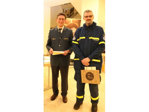 THW-Einsatzkräfte erhalten Bundesflutmedaille - Fluthilfe 2021 © Kreis Paderborn